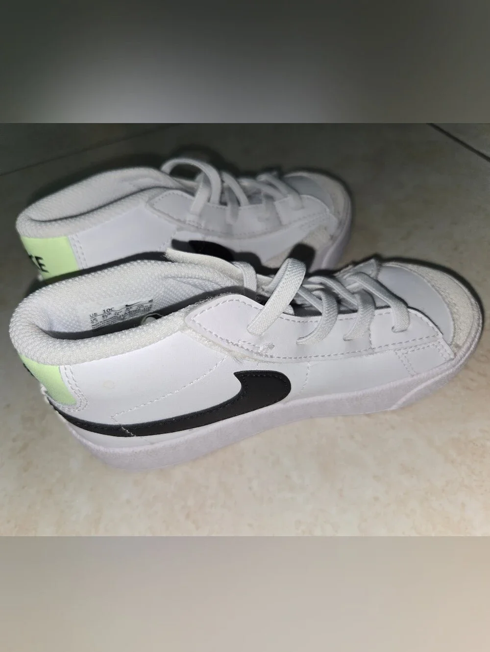 White Nike Blazer Mid '77 sneakers Size 10c Toddler